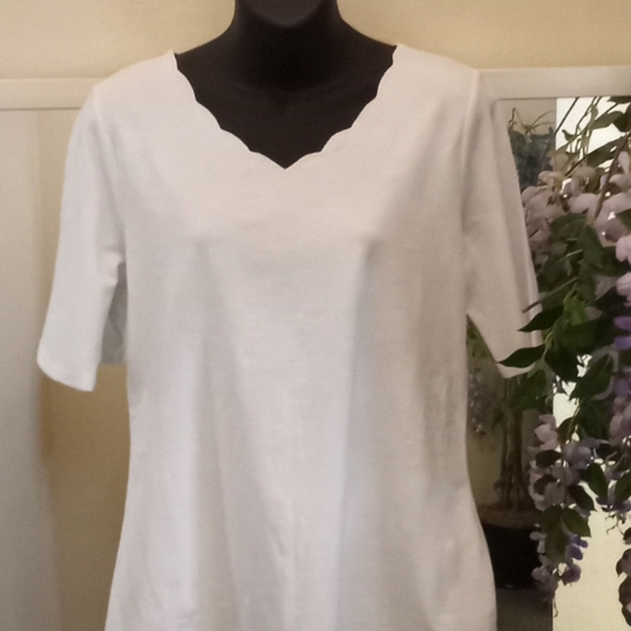 Lemon Way White Scalloped Neck Knit Top - Picture 2 of 13